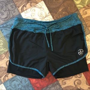 Women Spin Dry Fit Overlay Shorts Size XL